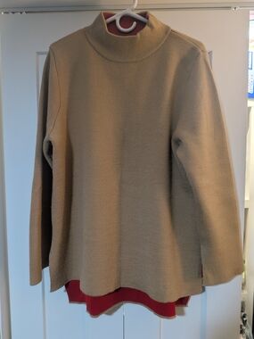 Grace Elements Acrylic Blend Beige Sweater With Red Underside Accents Size XL